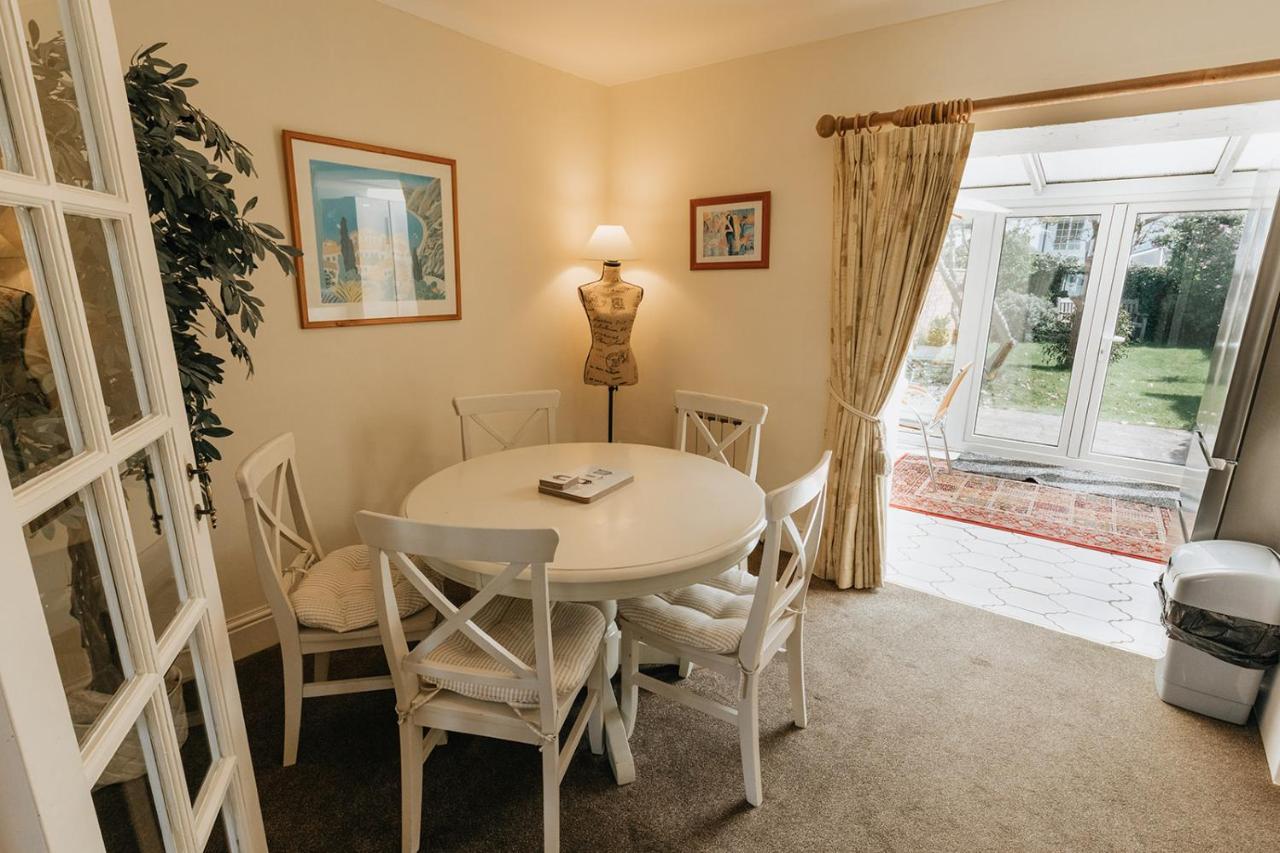 Willow Cottage - Cost 3 Bed Cottage In Penrhyn Bay With Sea Views With Access To Snowdonia Rhôs-on-Sea 外观 照片